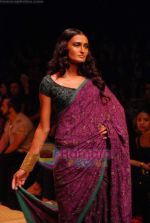 Model walks the ramp for Soumitra Show at Lakme Winter fashion week day 1 on 17th Sept 2010 (11).JPG